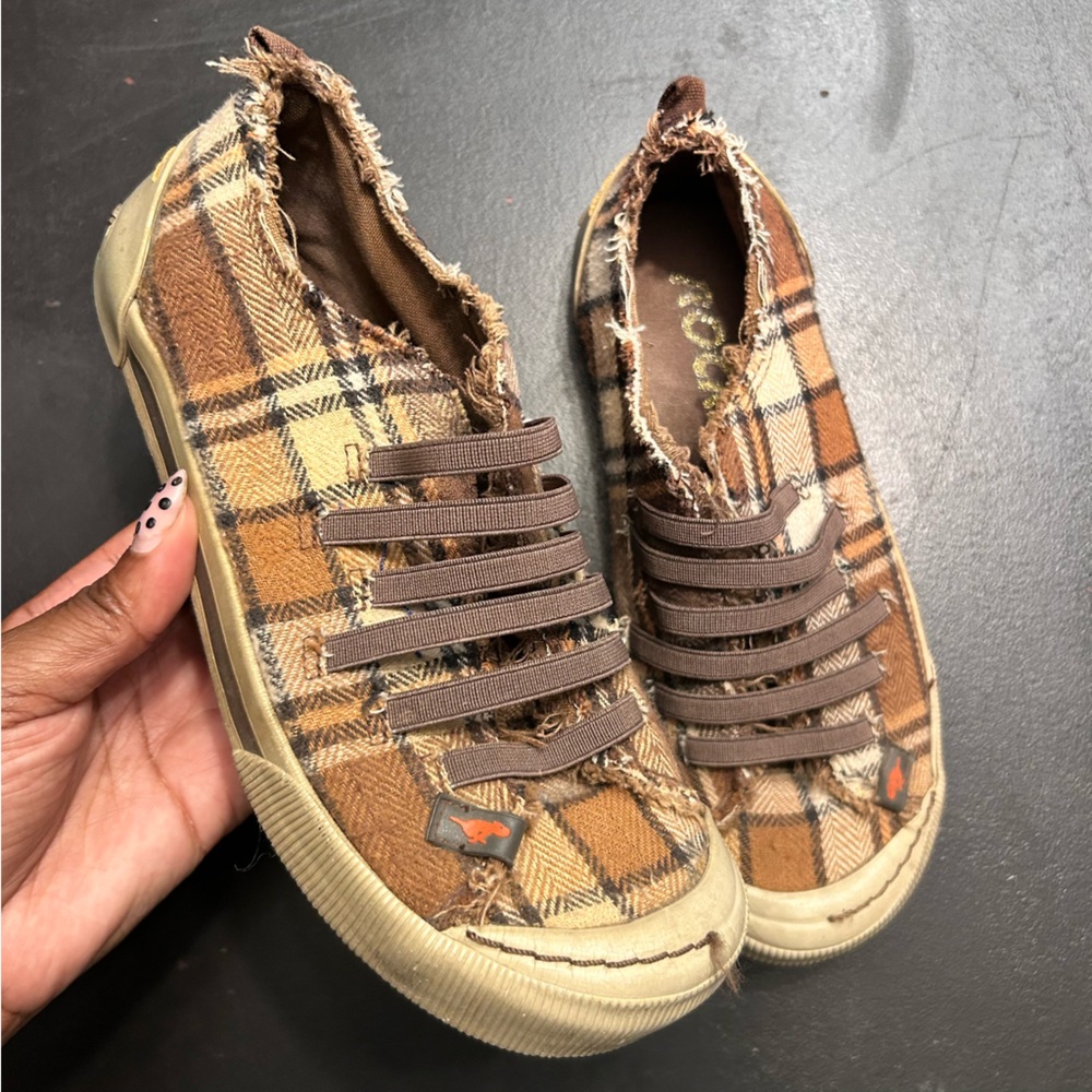 Rocket Dog Brown Frayed Slip-On Sneakers